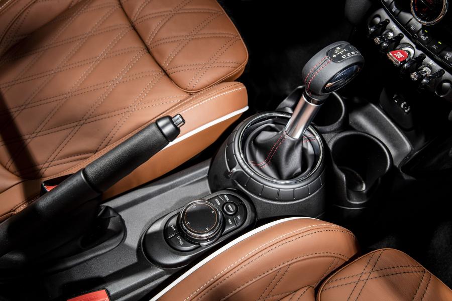  Mini Cooper S Cabrio Open 150 Edition 2016 года  (фото 13 из 14)